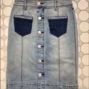 Bebe knee length denim skirt (XS)